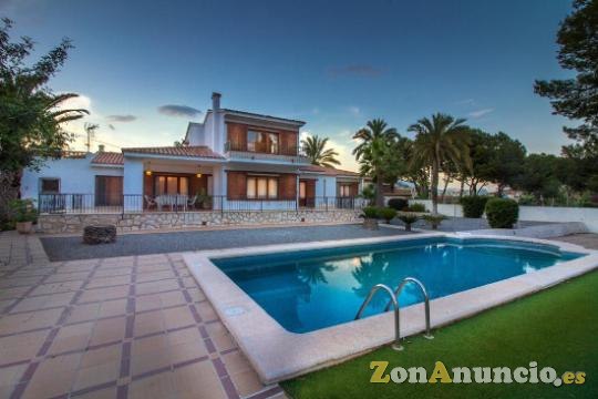 ocasion villa de lujo con garaje y piscina vistas